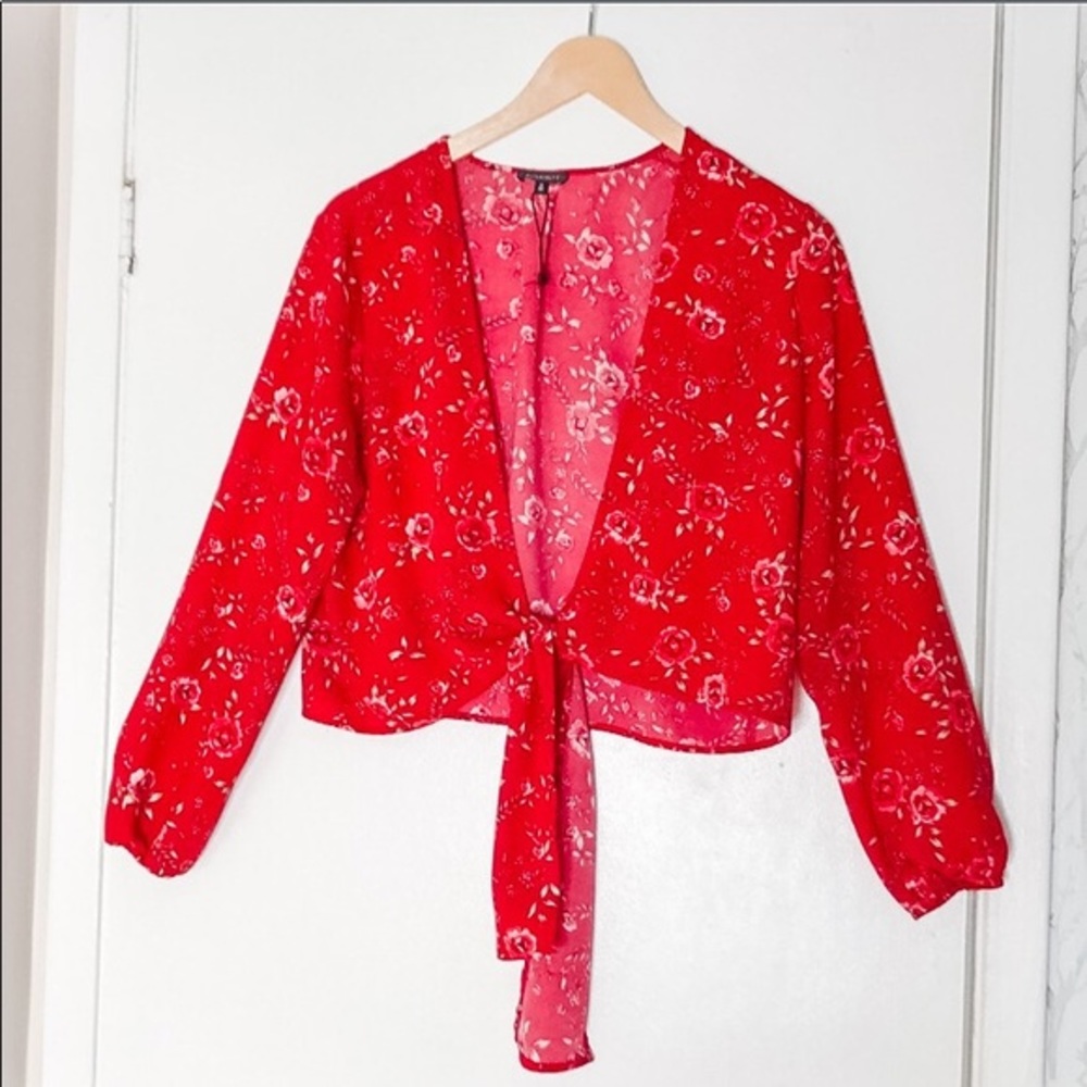 Dynamite Blouse‎